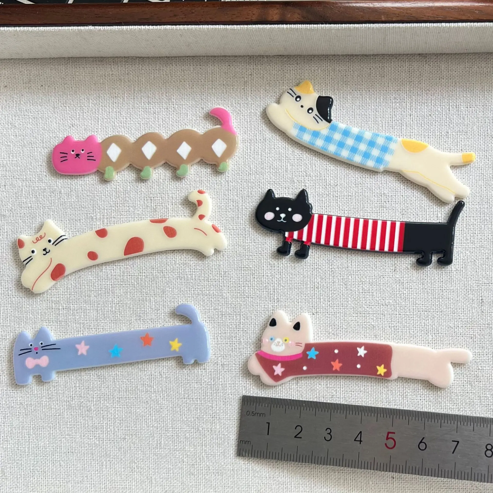 2 Stuks Miniso Serie Schattige Dieren Cartoon Acryl Flakback Cabochons Diy Ambachten Materialen Sieraden Maken Charmes