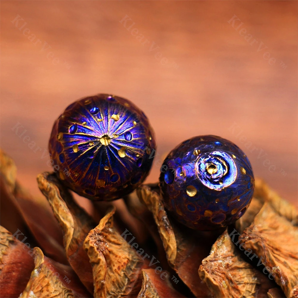 

Hand carved Starry Sky Titanium Alloy Planet Knife Pendant EDC Parachute Rope Knife Bead Backpack Buckle Necklace