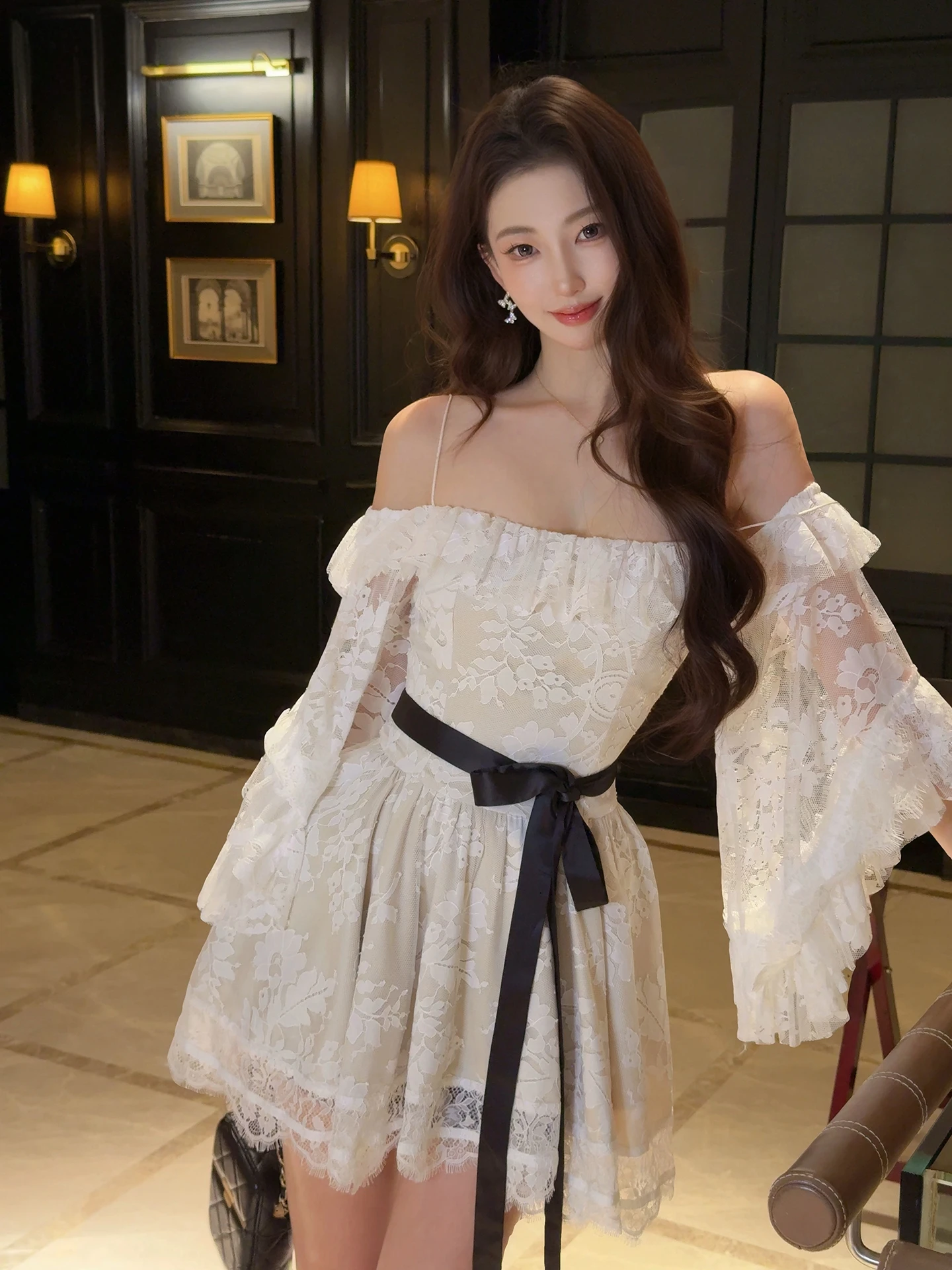 

XiaoLi Snow Jasmine Early Autumn ort Lace Hemline Empire Waist Dr Ele Sle Long Sve Fairy Skirt Tour Scene