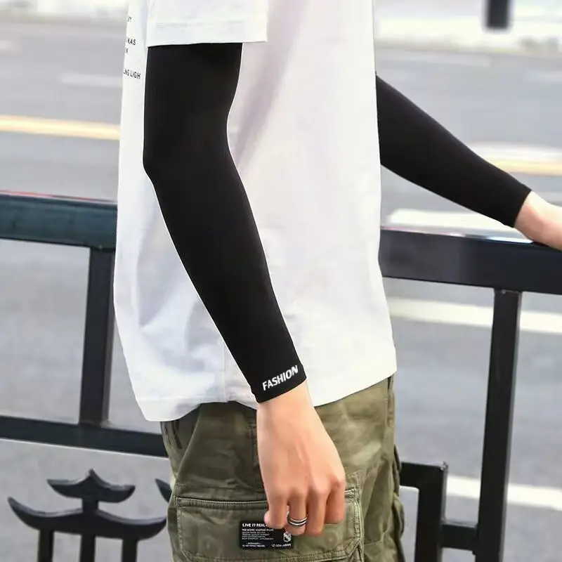 Maniche di protezione solare Maniche di ghiaccio sottili estive Corsa e ciclismo Guida Maniche da braccio in seta di ghiaccio Guanti anti-Uv per uomo e donna