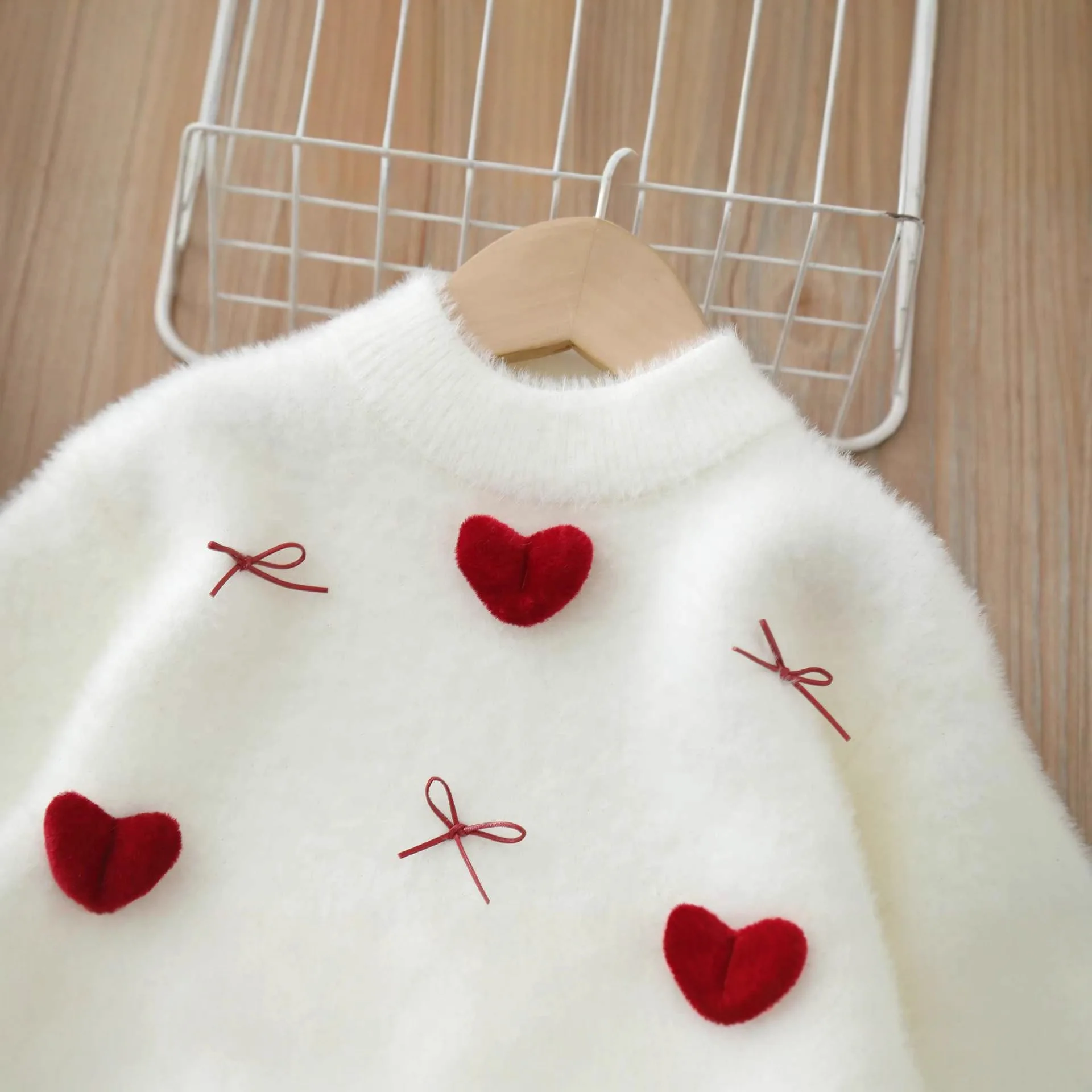 Girls' Sweater Thickened 2025 Winter New Children's Korean Three-dimensional Love Imitation Mink Plush Knitted Sweater Set