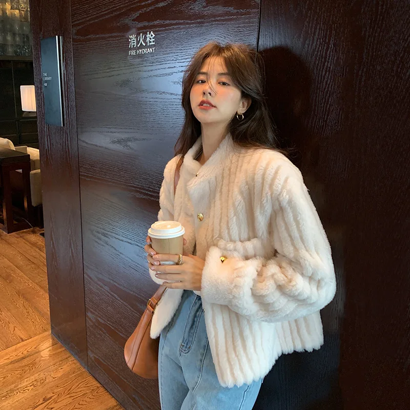 Hot sales Girl's Real Fur Coat fashion Women Autumn Winter Natural Lamb Wool Thick round neck Collar Warm Short Jacket