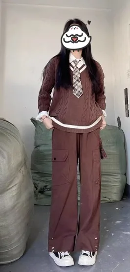 2025 Spring and Autumn New College Style Casual Outfit Coffee Color V-Neck Long Sleeve Sweater Cargo Pants White Tie Shirt