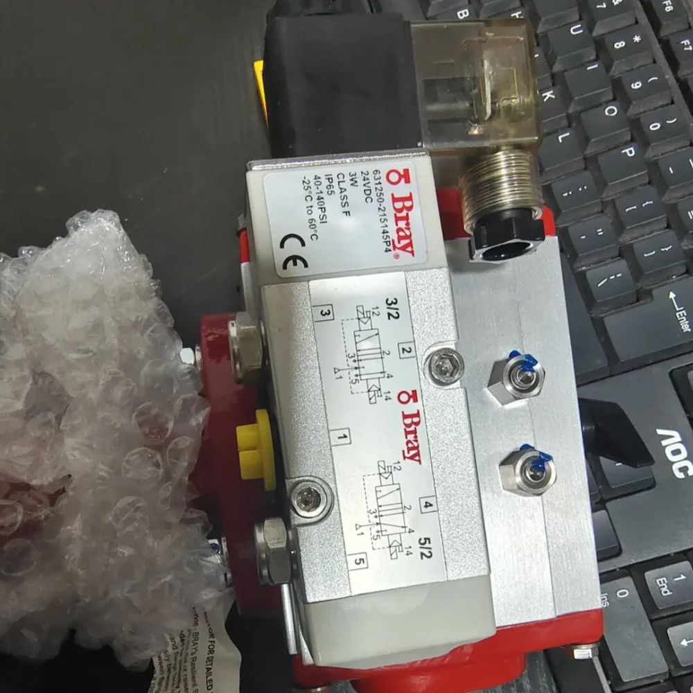 Solenoid valve 63 1250-215145P4 two-position five-way solenoid valve, brand new in stock