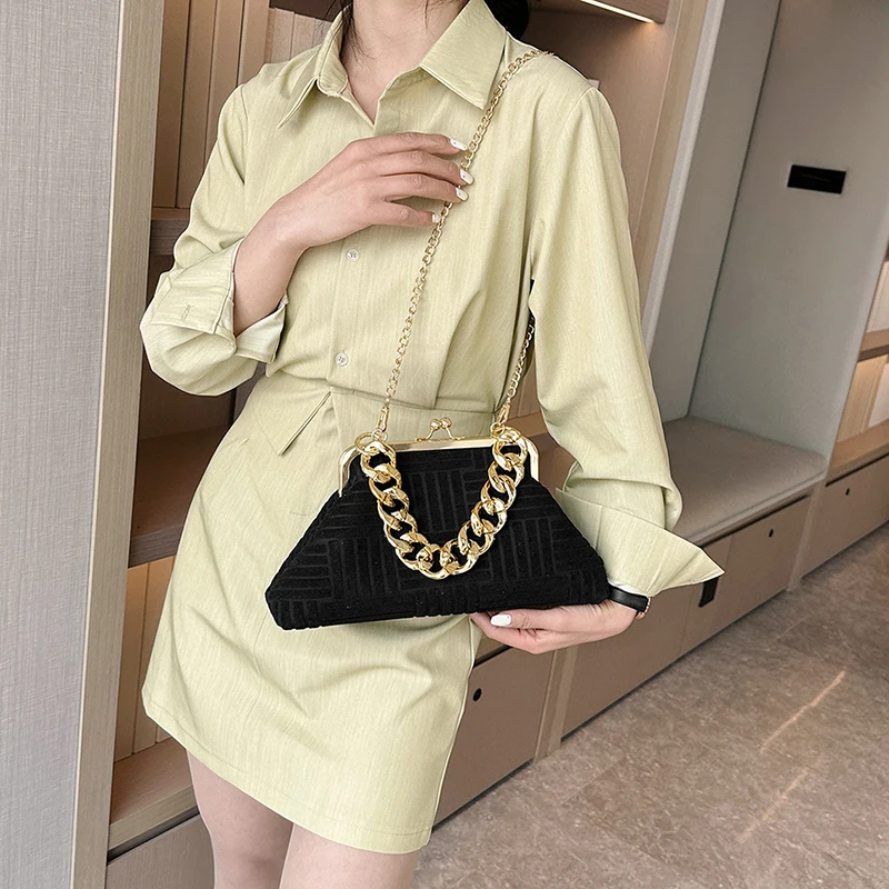 Clip Chain Clutches Evening Shoulder Crossbody Bags for Women Handbag and Purses 2023 New Ladies Messenger Bags Trendy Designer