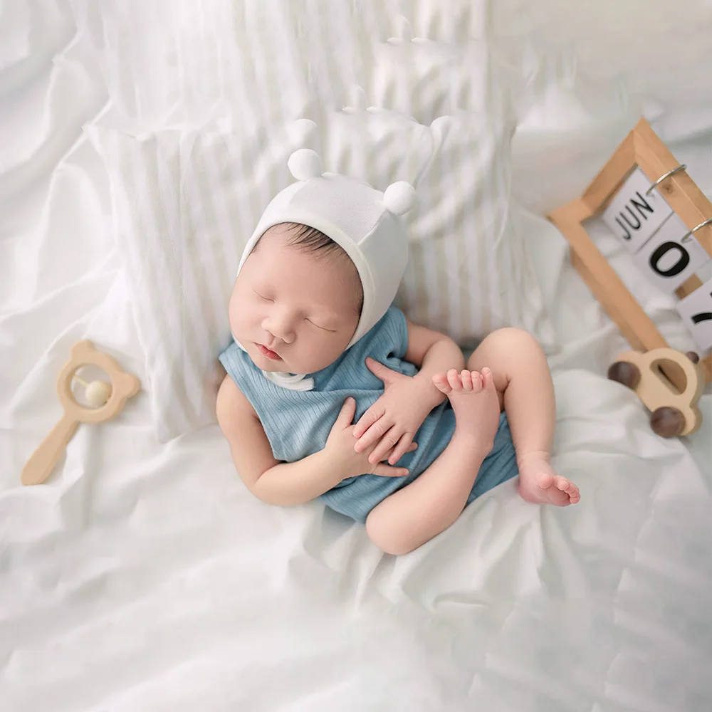 Newborn Photography Outfit Cotton Jumpsuit Hat Set Calendar Wooden Car Home Style Shooting Theme Studio Baby Photo Shoot Props