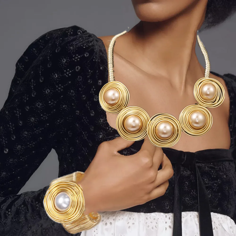 

Trendy Fashion Handwoven Pearl Necklace Bracelet Women's Jewelry Banquet Necklace