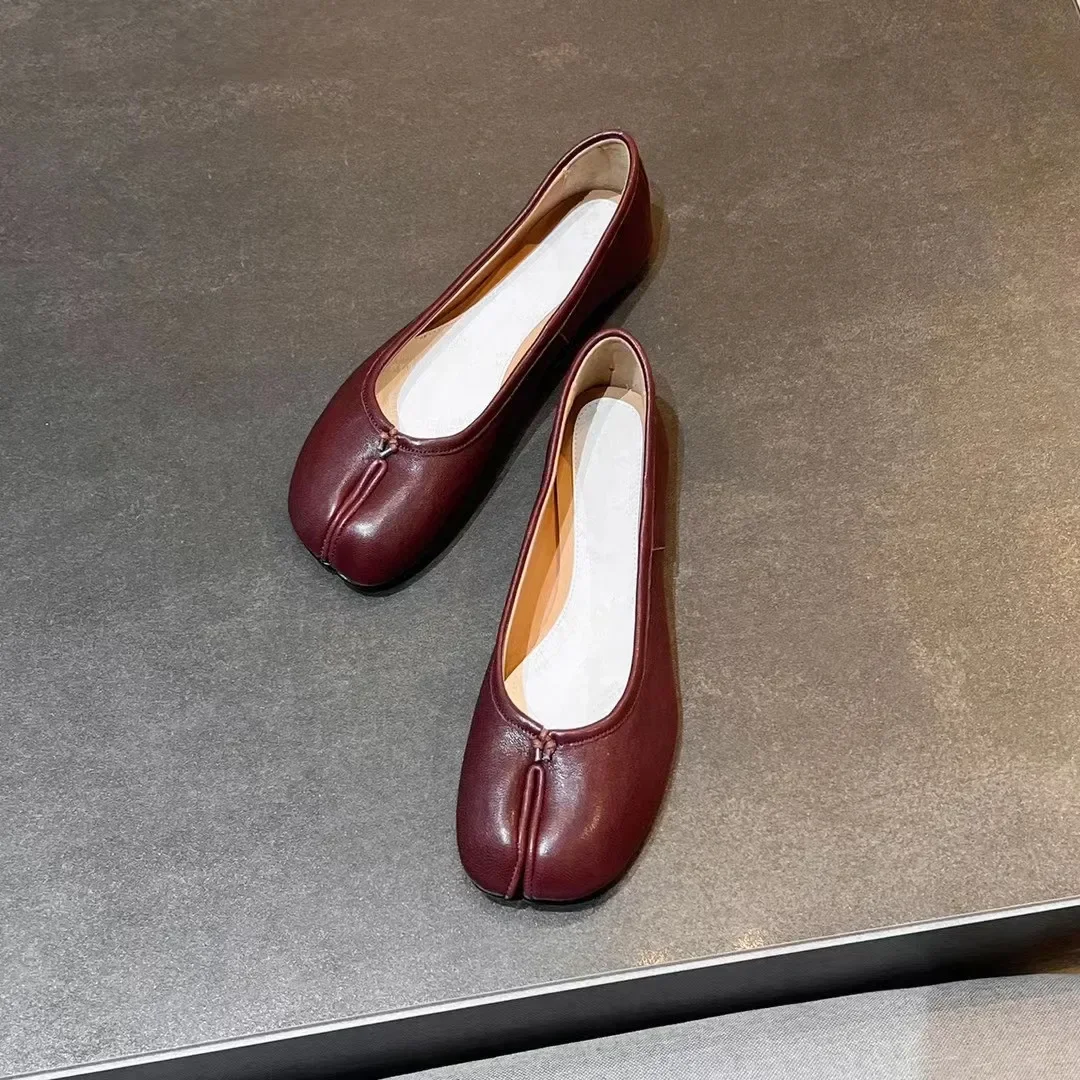 Chaussures simples fendues pour femmes, européennes et américaines, mi-talon, bouche peu profonde, peau de mouton, pieds de over, printemps, été, nouveau, 2024