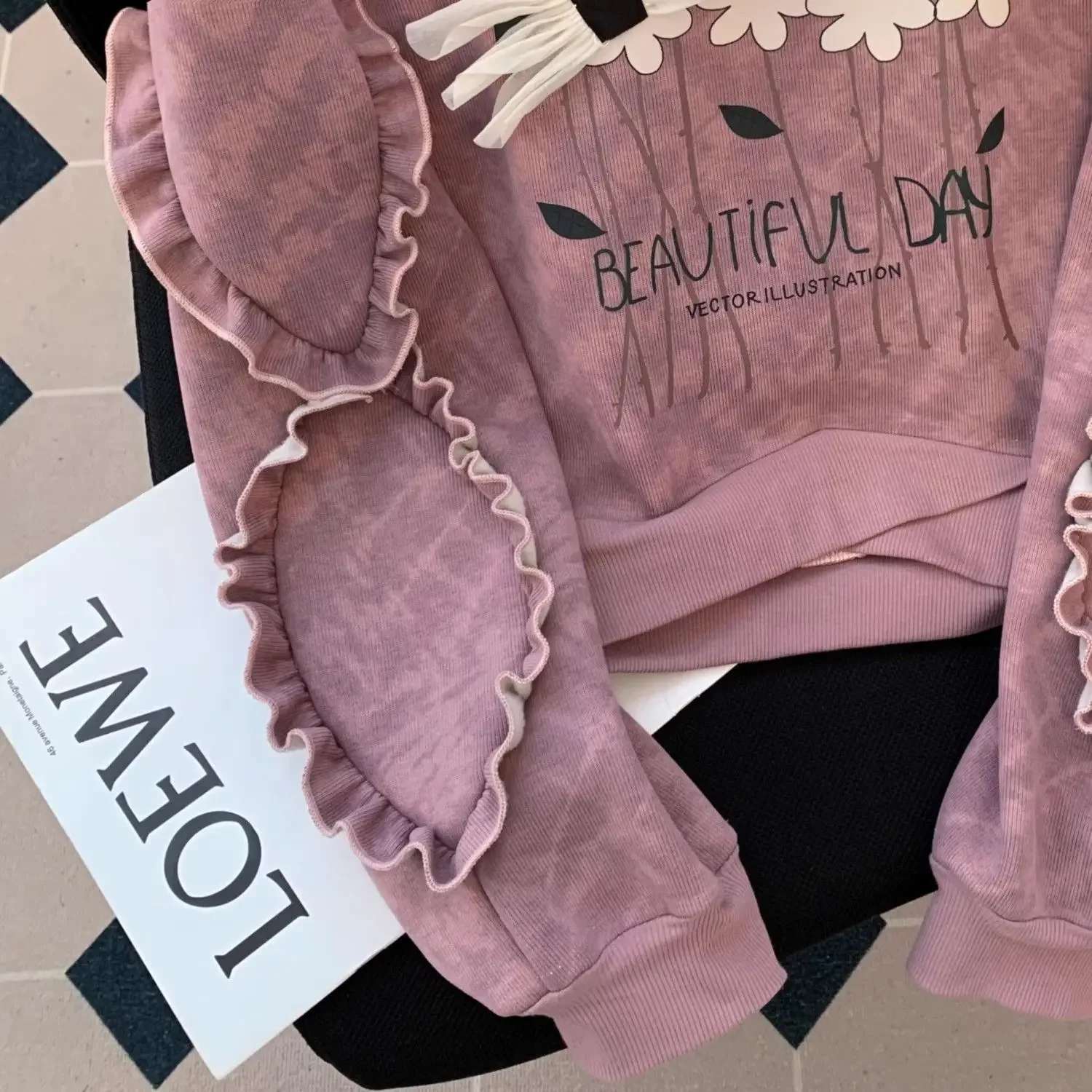 Mangas de encaje de margaritas con exquisita sudadera con capucha de terciopelo para mujer en otoño e invierno, top corto informal pequeño e irregular