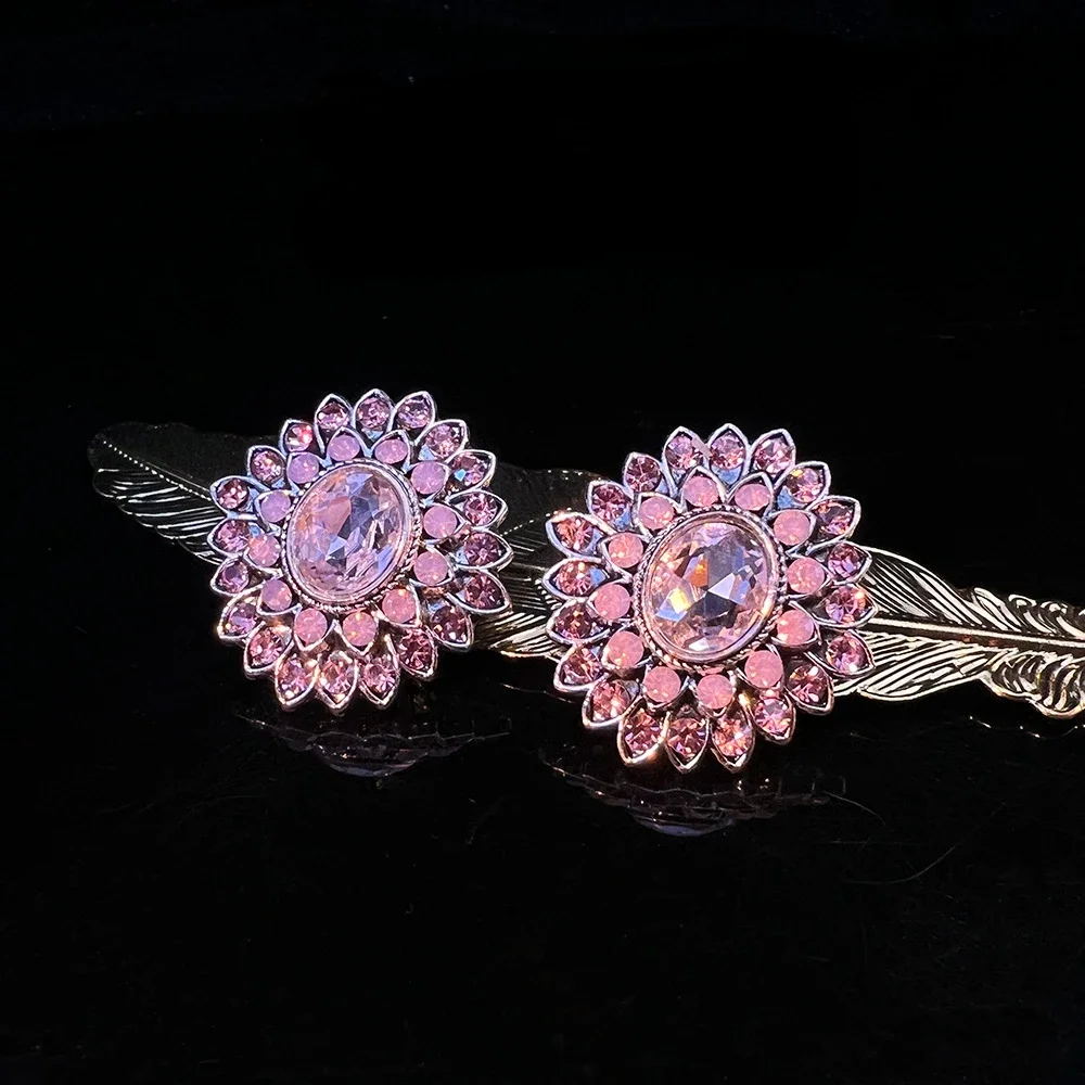 

Vintage Pink Crystal Flower Stud Earrings Trendy for Women Elegant Rhinestones Statement Earrings Luxury Piercing Jewelry