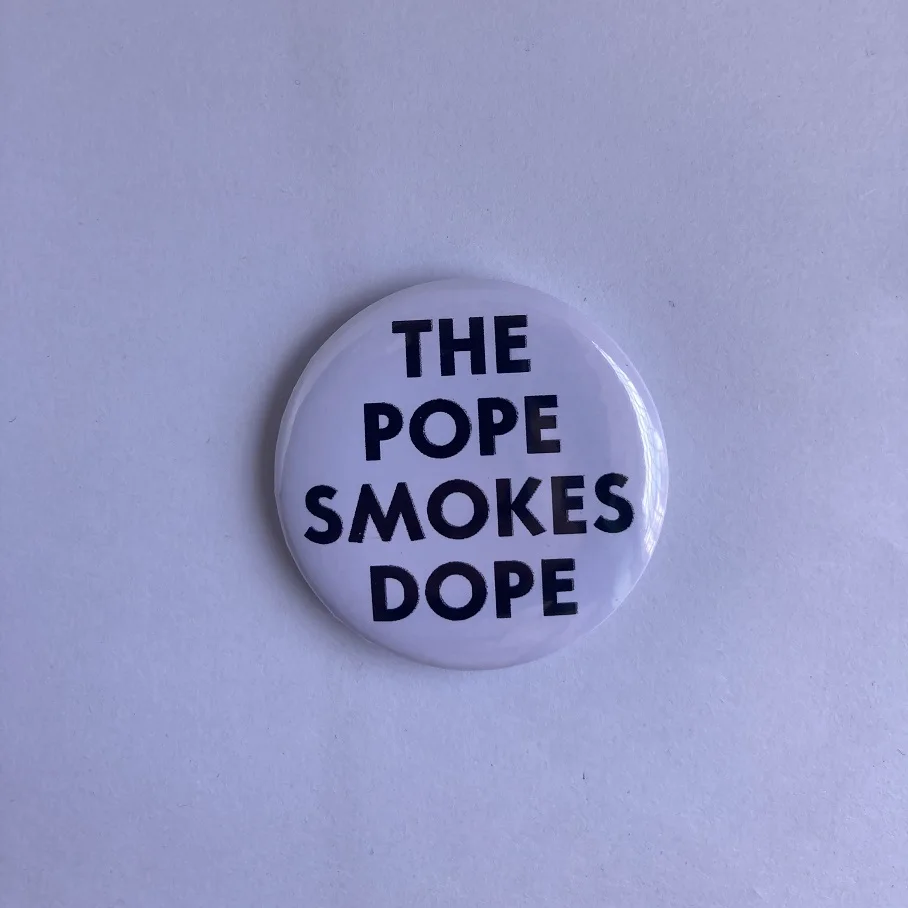 أزرار خمر شارة بدبوس 1.73 بوصة مضحك الفكاهة الساخرة روح الدعابة الرجعية إرتداد هدية دبابيس على ظهره