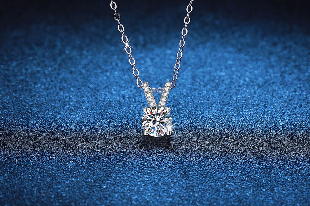 LioraGem Simple Four-Prong Rabbit Ear Pendant for Her, Cute 1-Carat Moissanite Necklace Platinum PT950 Stamp Girlfriend Gift