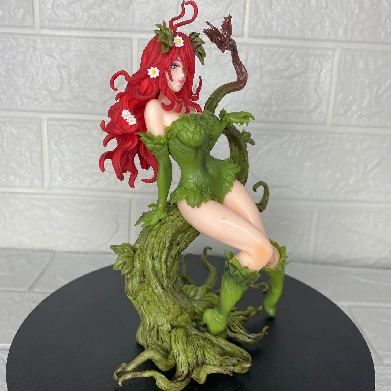 19cm DC PoisonIvy Pamela Isley Antihero Sexy Yet Dangerous Anime Handmade Action Figures Desktop Case Decoration Ornament Gift