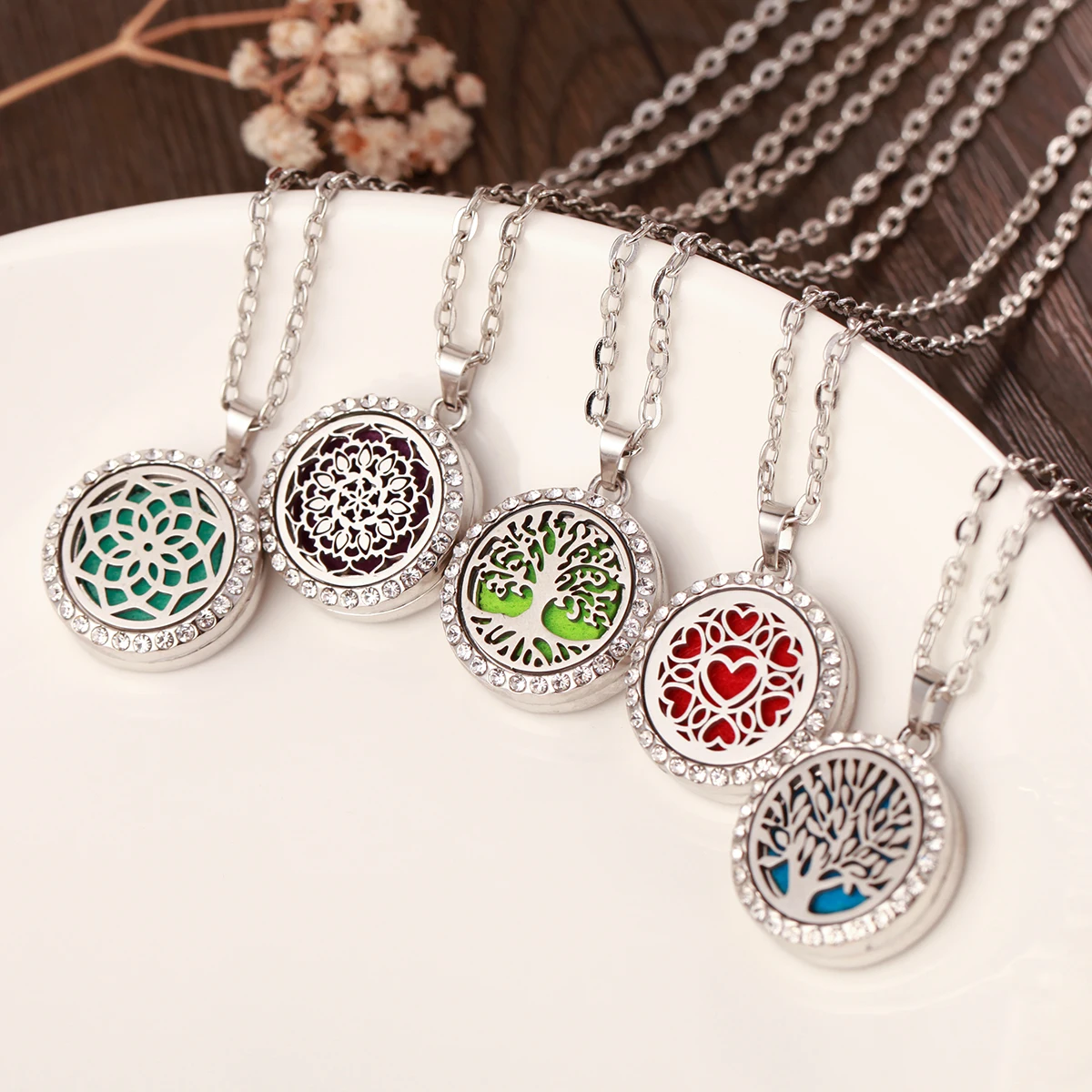 2023 New Aromatherapy Necklace Diffuser Jewelry Tree Flower Perfume Scent Aroma Locket Pendant Essential Oil Diffuser Necklace