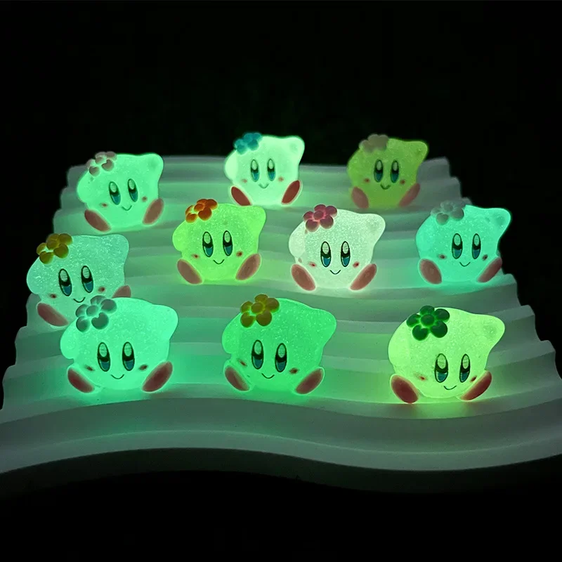 Kirby Decorazioni luminose Desktop Interni auto Piccolo ornamento Giardino fai da te Mini bambola Accessori in miniatura Decorazioni paesaggistiche Giocattoli
