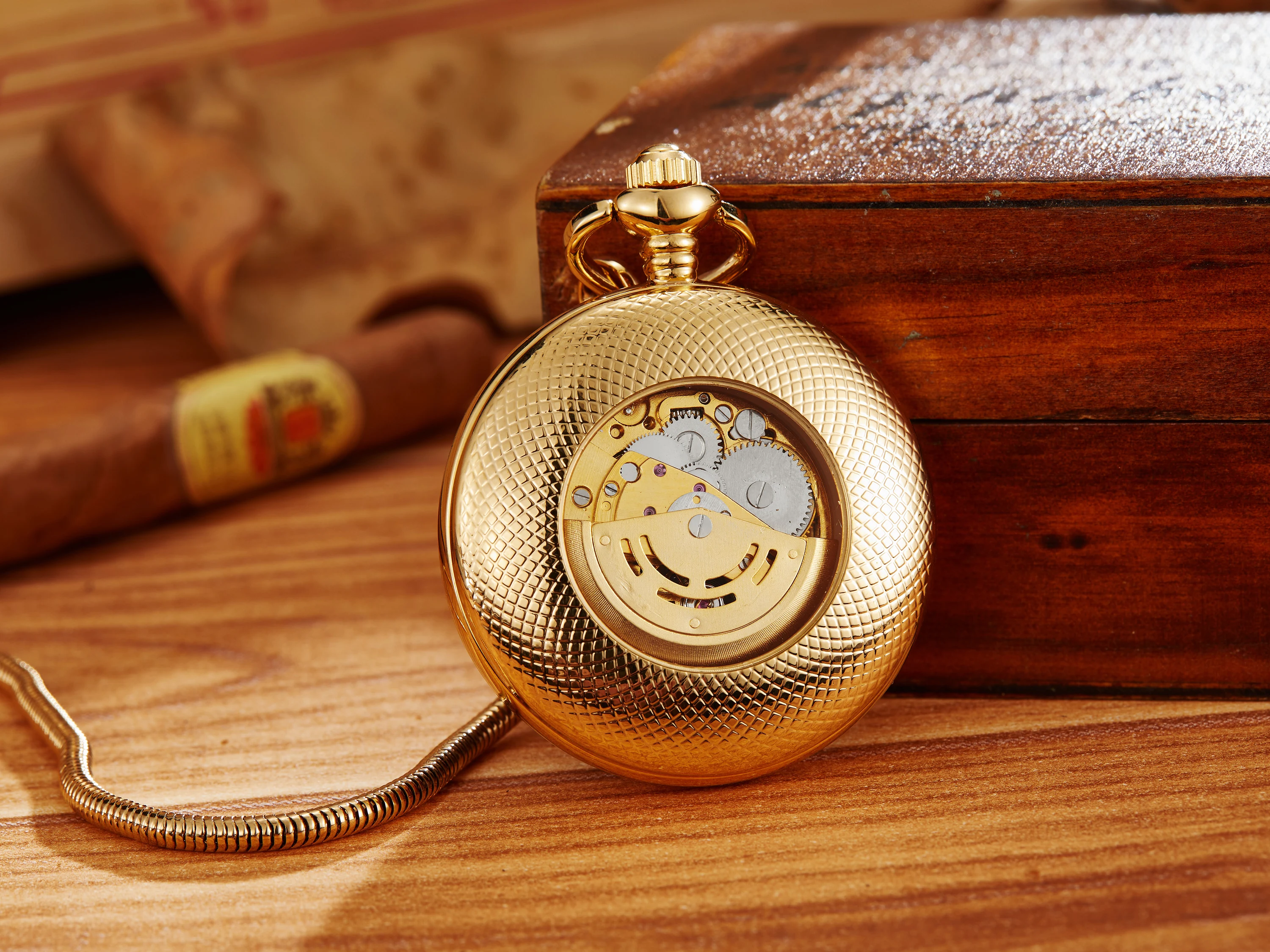 Vintage Luxury Gold Carving Automatic Mechanical  Pocket Watch for Men Engraved Golden Case Fob Chain Clock for Collection