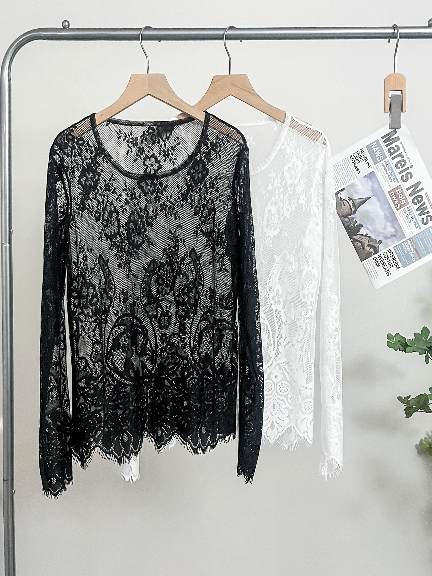 

Универсальный кружевной топ Hollow Me Base irt для женщин, летняя тонкая утягивающая сексуальная футболка с защитой от солнца, свободная посадка, круглый вырез...