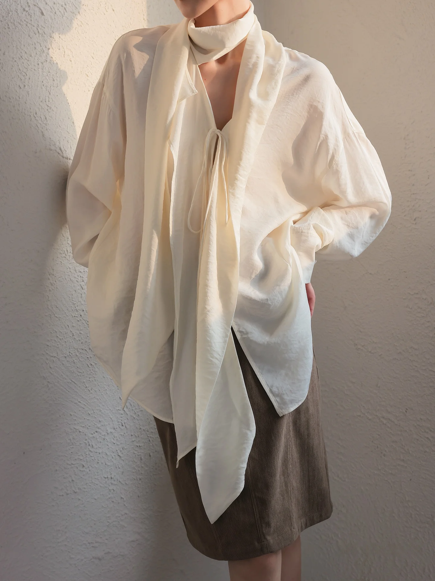 

JWUNIQUE Wine Dimple Cloud Resting Sash Loose Long Sleeve V-Neck White Shirt Draped Sensation Elegant Women's Casual Shirt