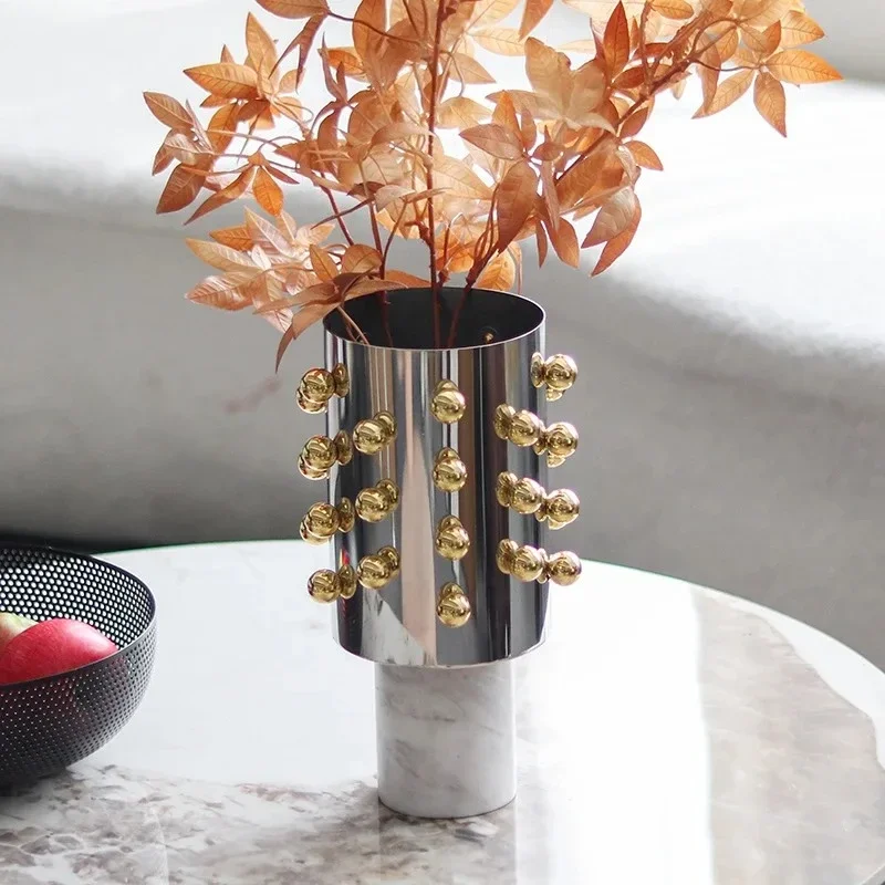 2026 Unique Artistic Resin Vase Cylindrical Golden Ball Vase Ornament Flower Arrangement Desktop Sculpture Flower Vessel Decorat