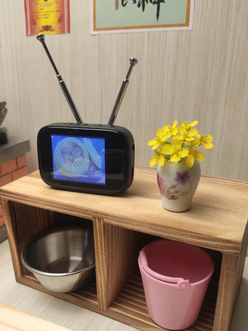 Imagem -04 - Retro Mini Touch Screen tv tv Televisão Assistir Dollhouse Modelo Cena tv Miniatura Modelo Brinquedos Móveis de Cozinha Conteúdo Personalizável