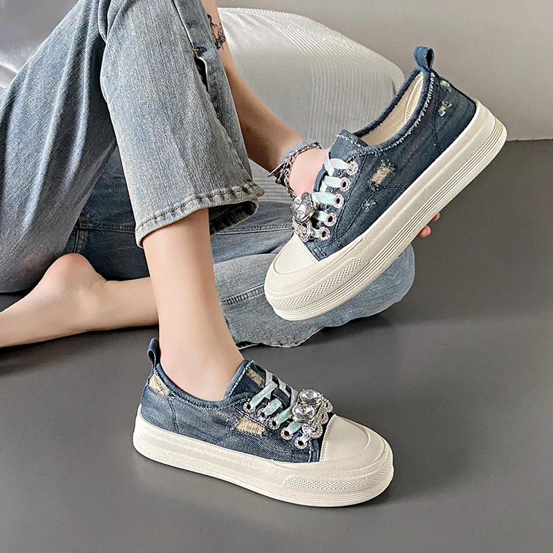 2023 nuove scarpe vulcanizzate da donna piattaforma in tessuto Denim scarpe di tela stringate Casual Sneakers giovanili traspiranti scarpe da tavola per studenti