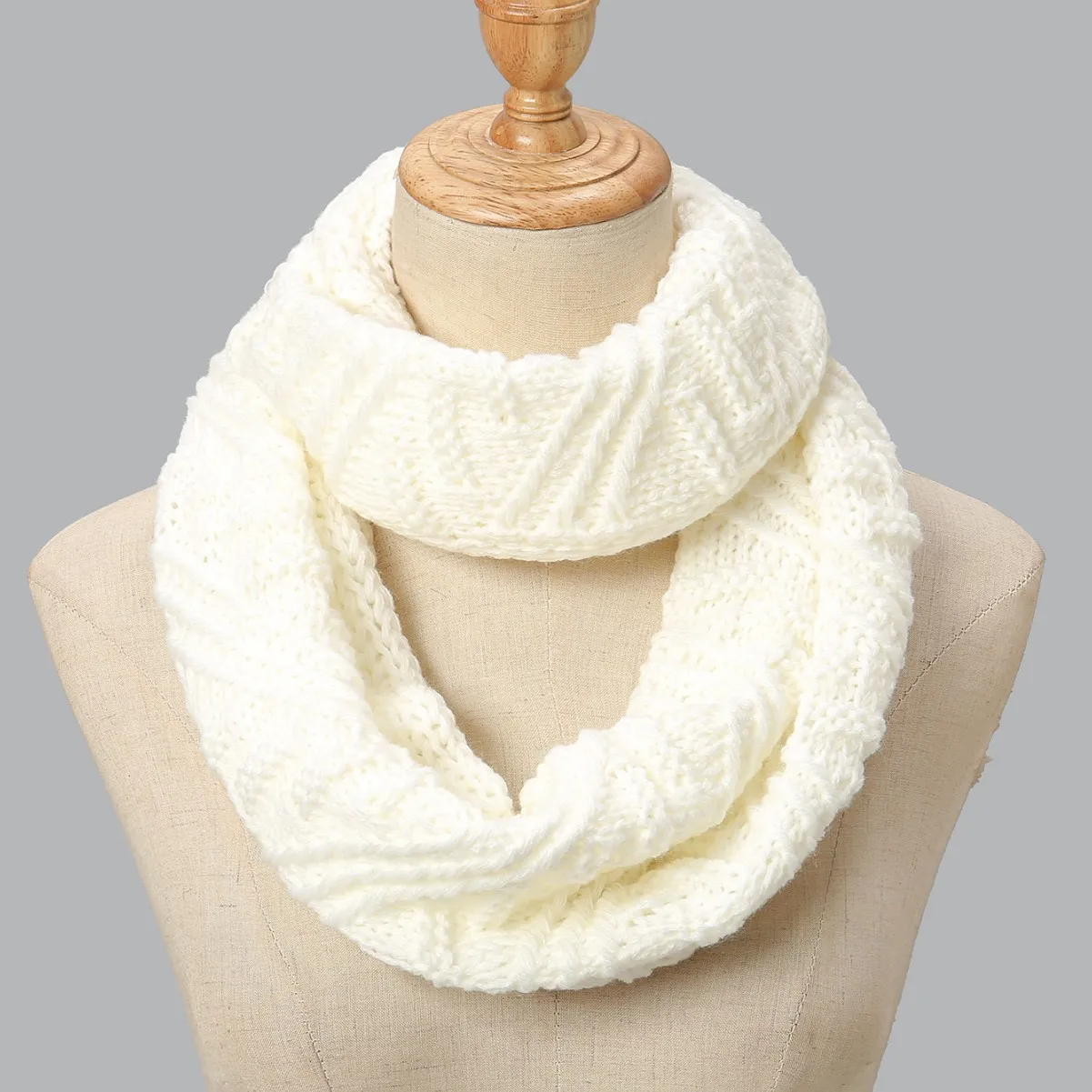 Sciarpa in tinta unita lavorata a maglia di nuova moda Versione coreana Semplice lana antivento originale Calda e versatile per uomini e donne Lo stesso stile