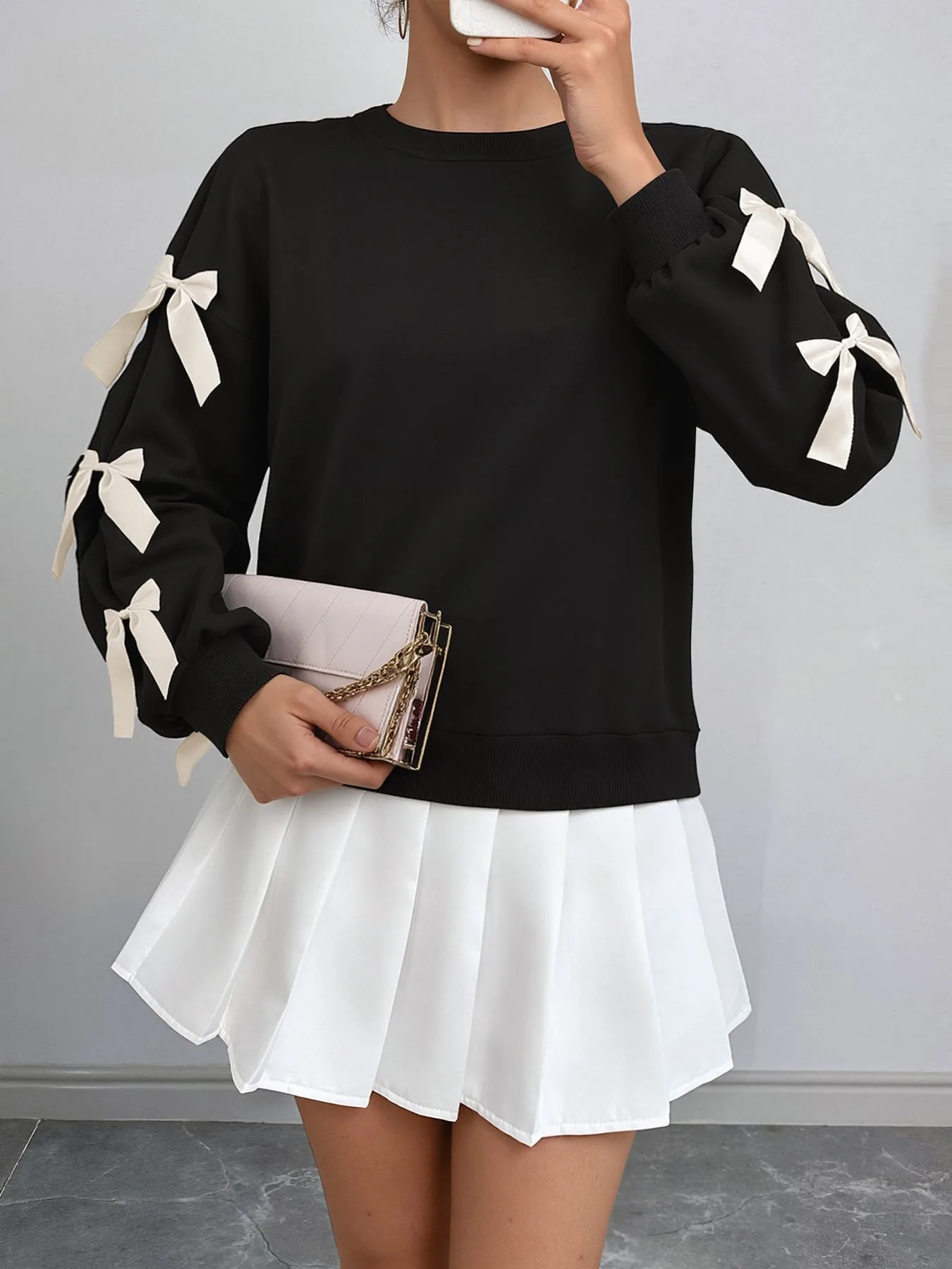 Round Neck Bow Sweatshirt Regular Length Sweet and Fresh with Pullover Patchwork Regular Sleeve Autumn Loose Fit Women Hoodie