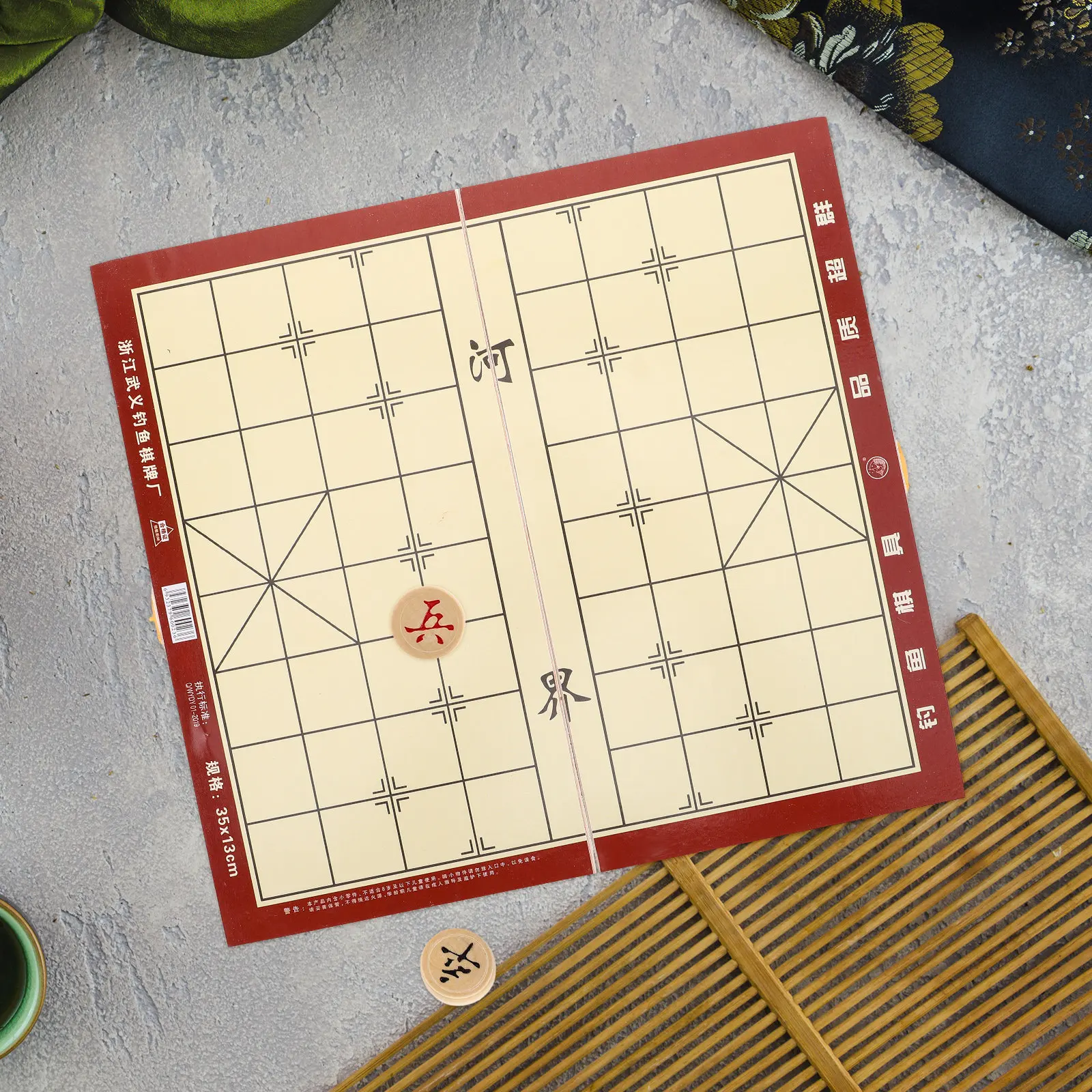 

Складной деревянный набор для китайских шахмат (Сянци) с встроенным отсеком для хранения, из массива дерева, портативный, для путешествий