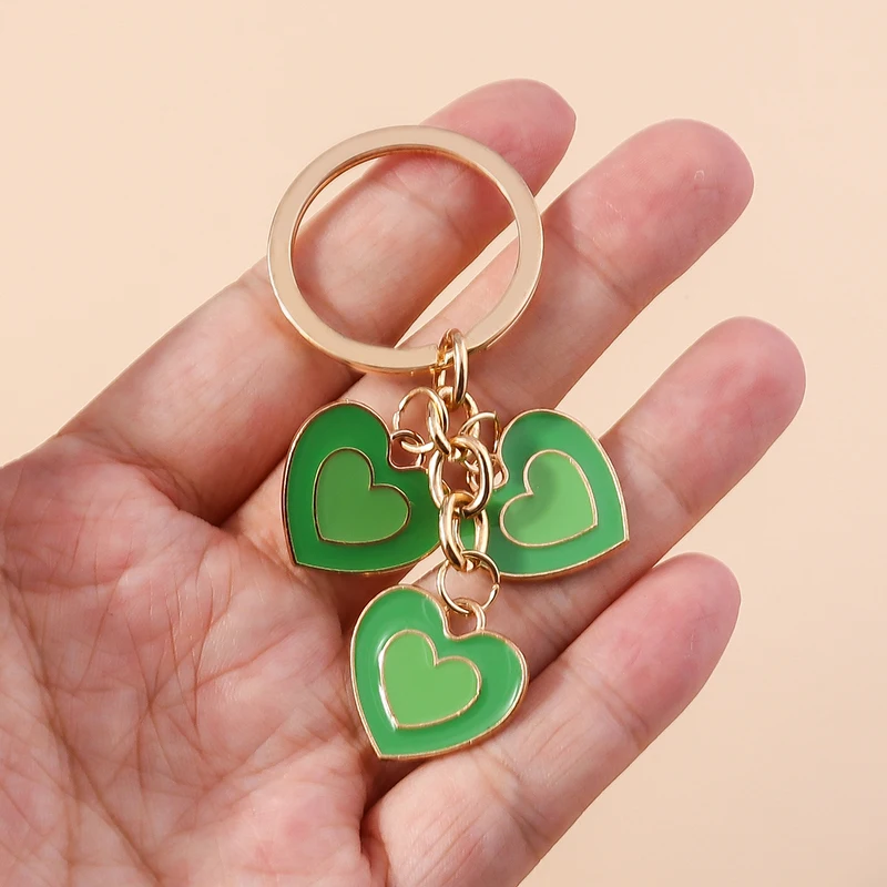 Niedlicher Schlüsselanhänger in Herzform, ein ideales Geschenk für Frauen und Männer, als Souvenir, für Autoschlüssel oder Handtaschen, zum Selbergestalten von Schmuck und als Accessoire. – Detail 18