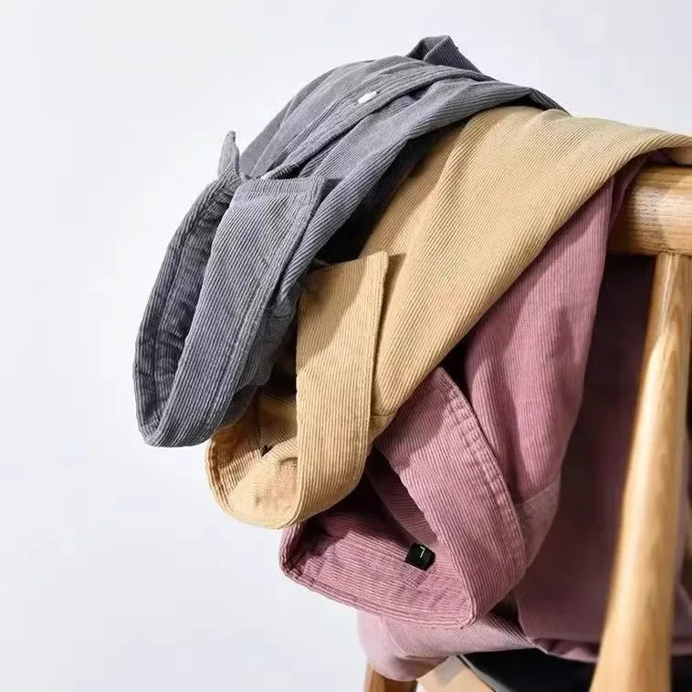 เสื้อโค้ทยาวผ้าลูกฟูกสไตล์ญี่ปุ่นย้อนยุคสำหรับผู้ชาย ทรงหลวม สวมใส่สบาย ทนทานต่อการสึกหรอ เหมาะสำหรับฤดูใบไม้ผลิและฤดูใบไม้ร่วง