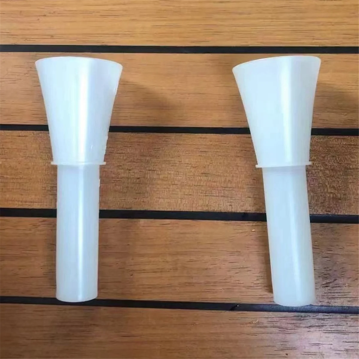 T61c_2Pcs embudo de repostaje de coche convertidor de boquilla de aceite LR073691 para Range Rover LR3 LR4 Discovery 3/4 Range Rover Sport2