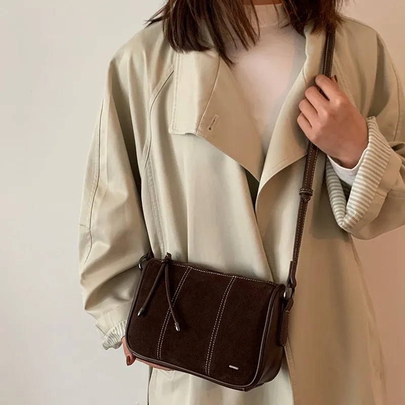 

Luxury Women's Crossbody-Bag Made of Pond-Printed Leather Featuring Elegant Trendy Look