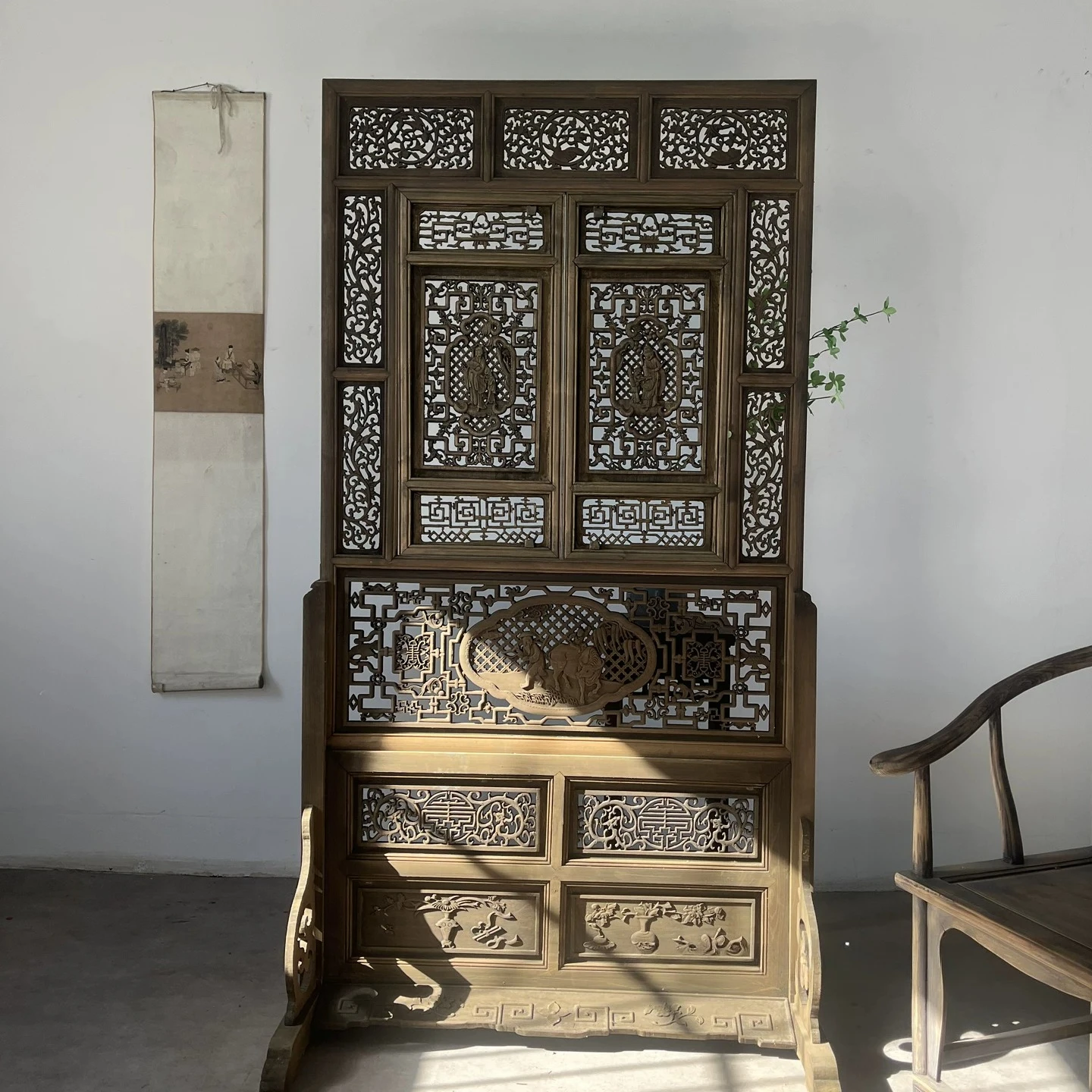 Chinese solid wood antique screen old antique live broadcast background wall props retro doors and windows can be customized