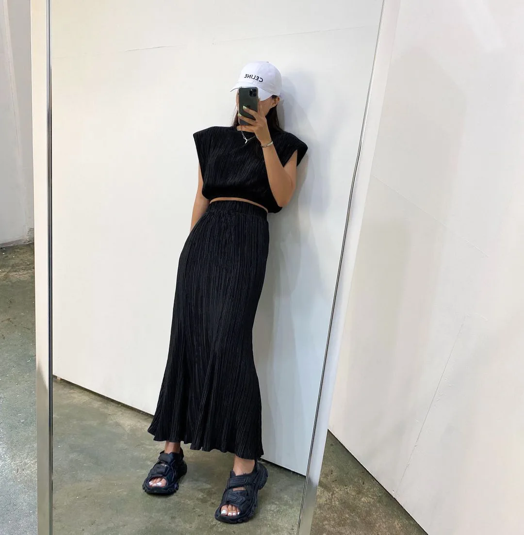 Women Street Two Piece Set Pleated Elegant Skirt Sets O-Neck Shoulder Pads Tank Top Summer Outfit Elastic Waist Long Skirt Set