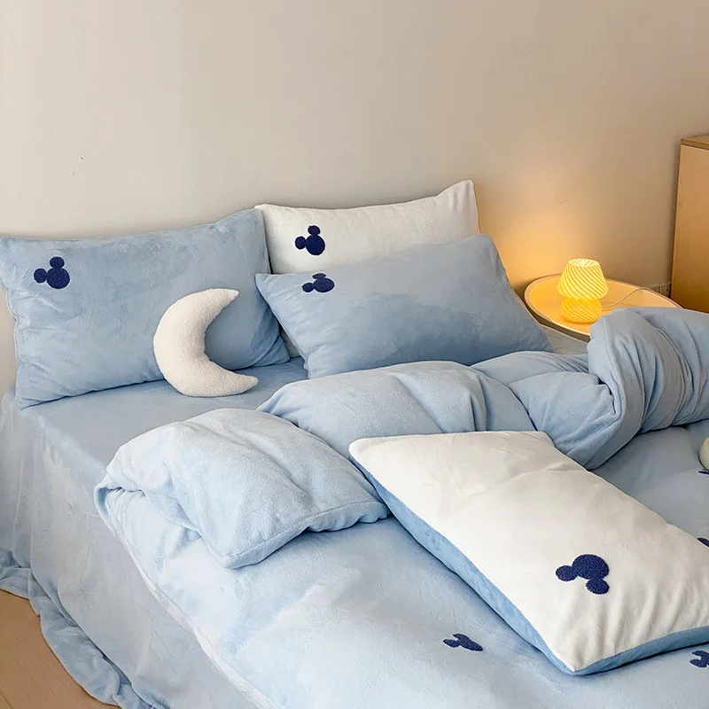 

Customizable autumn and winter thickened milk fleece towel embroidered four-piece cartoon style bedding