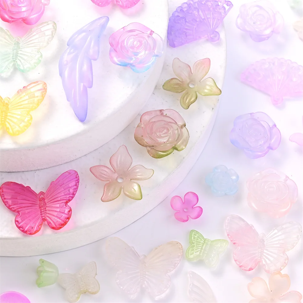 30g/Set Gemischte Acryl-Perlen mit Regenbogen-Farbverlauf, Rosen-, Schmetterlings- und Blätter-Anhänger für Handyketten, Halsketten und Schmuckherstellung. – Detail 2