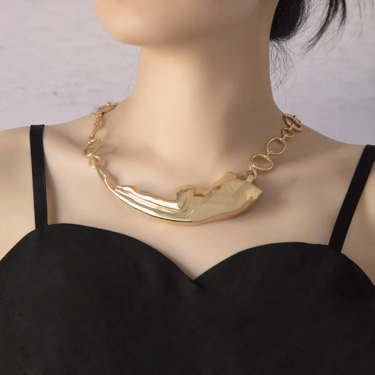 

European and American exaggerated fashion minimalist hip-hop punk style irregular abstract figure collarbone necklace, jewelry