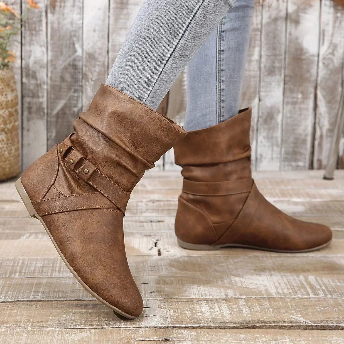 Flat Sole Female Ankle Boots Women Solid Color Wide Calf Short Boots Ladies Slip on Pleated Plus Size 42 Booties Designer Shoes