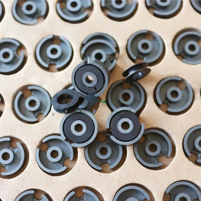 GU14 Matching Skeleton With A Set Of Ferrite Magnetic Core G14 High Frequency Can Shaped PC