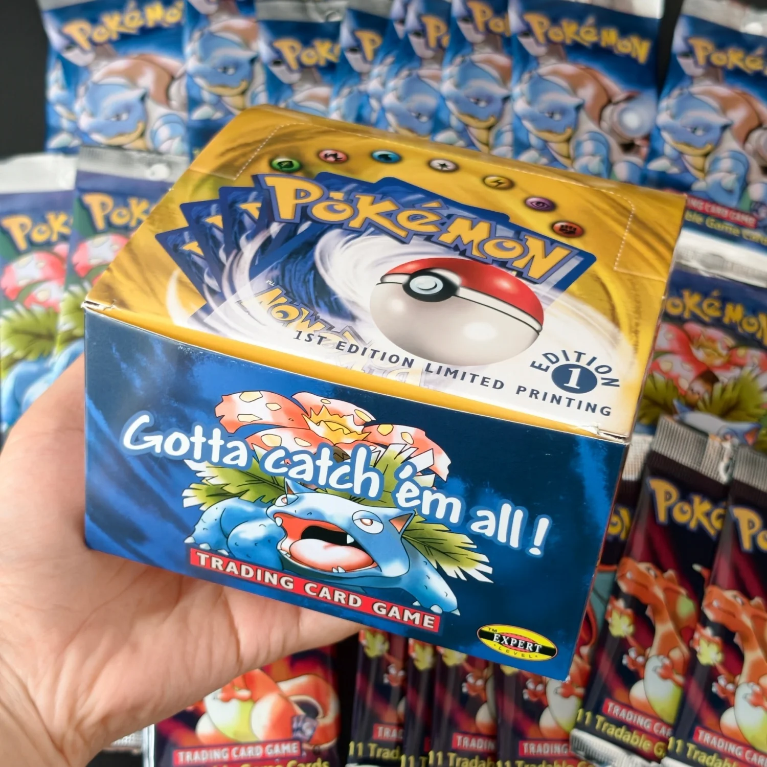 Набор из 1 коробки: Коллекционные карты Pokemon PTCG (английская базовая версия 1999 года) - Венузавр, Бластойз, Чаризард, Мьюту. Игровые карты-игрушки для самостоятельной сборки.