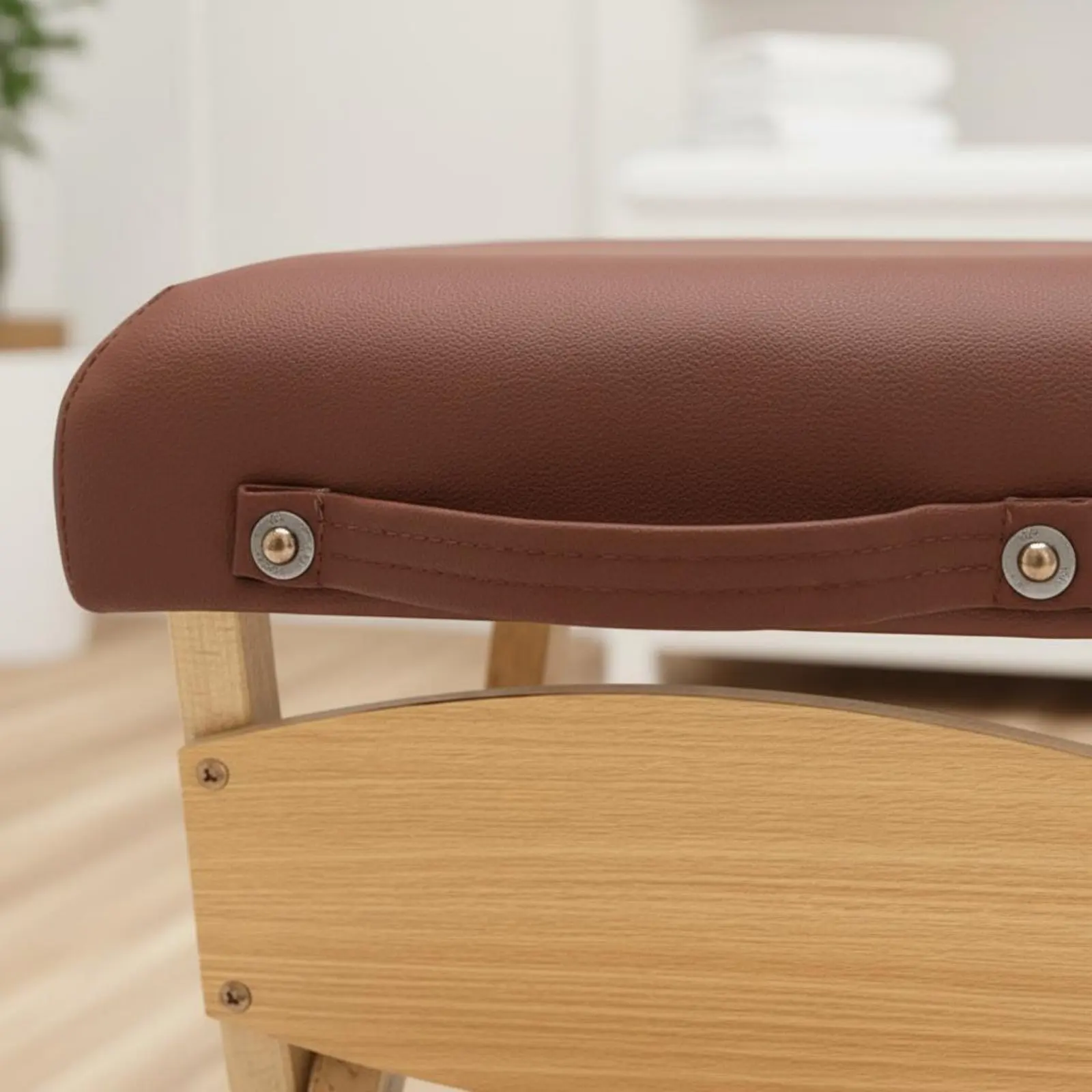 folding-massage-stool-folds-flat-portable-therapist-stool-beech-wood-massage-seat-space-efficient-strong-load-bearing
