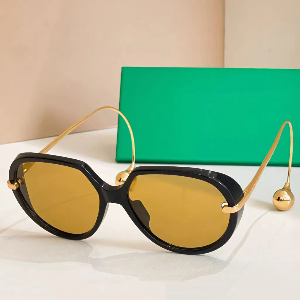 Luxury Brand Designer Oversized Sunglasses Women For Men 2026 Popular Vintage Sun Glasses Punk Bendable Pendant Leg Shades UV400