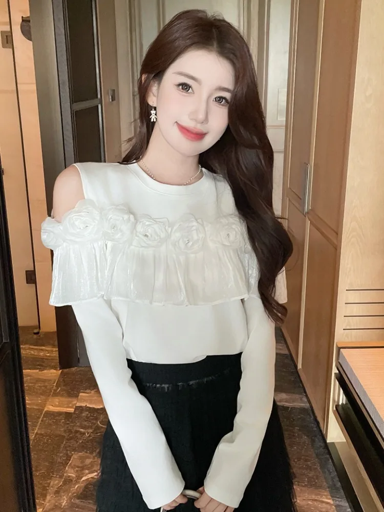 

Шикарный белый топ с открытыми плечами, весна 2025, новая дизайнерская модель, с кружевной отделкой, свободный крой в корейском стиле