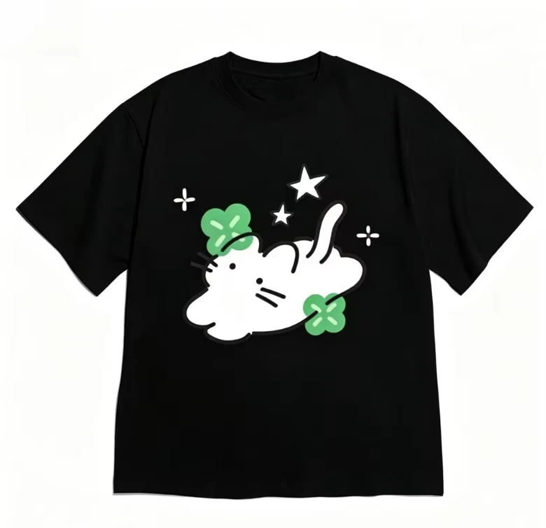Minimalist Cat Graphic Tee Unisex Korean Aesthetic Black Crew Neck Loose Clover Accent Casual Versatile Short Sleeve Streetwear