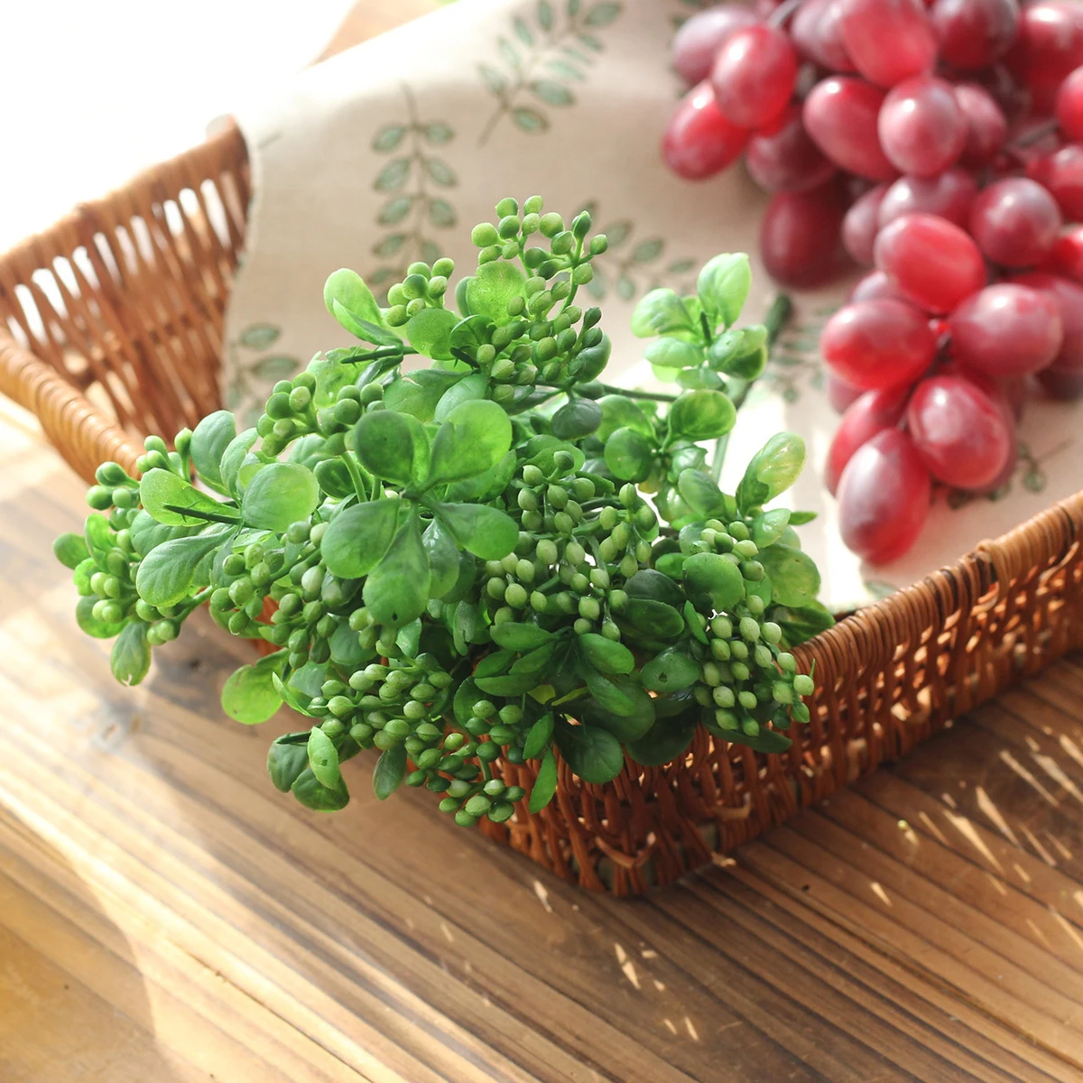

Artificial Lifelike Berries Fake Mini Simulation Fruit Decorative Plants Green For Home Kitchen Party Display Decoration