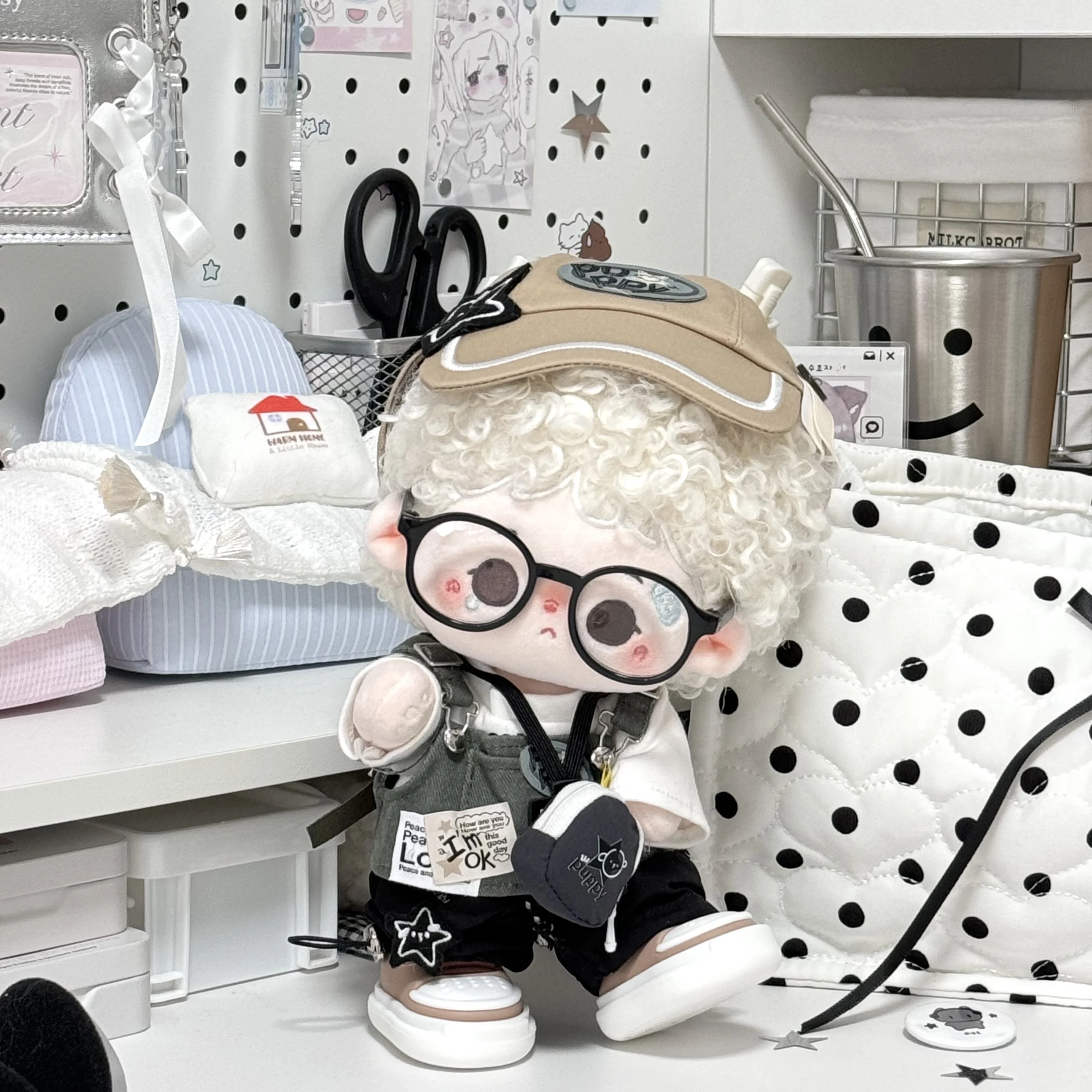 ชุดตุ๊กตาขนาด 20 ซม. พร้อมส่ง หมวก เสื้อโค้ท กางเกง ชุดคอสเพลย์ ชุดตุ๊กตาผ้าพลัฌ อุปกรณ์เสริมตุ๊กตา ของเล่นอนิเมะ สำหรับเด็ก ฮาโลวีน