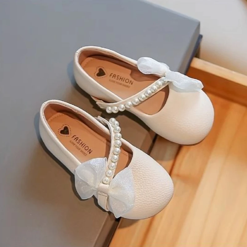 

Girls Soft Sole Loafers 2026 Spring New Kids Versatile Shoes British Style Princess Fashion Design Leather Shoes