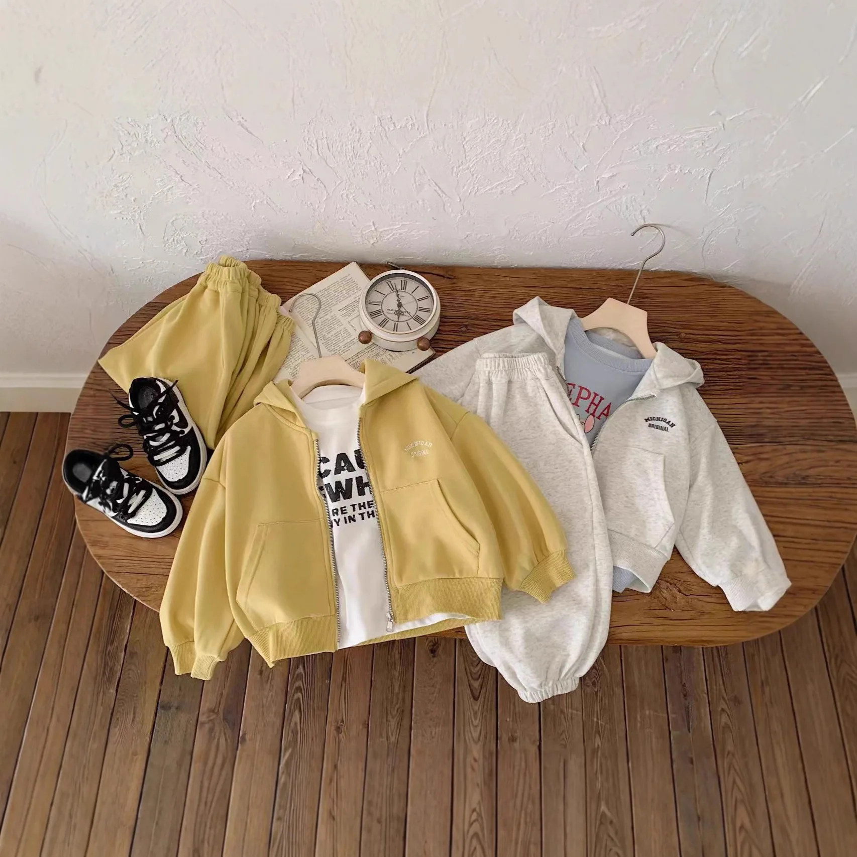 RAISE Frühling Kinder 2-teiliges Outfit Baumwolle Buchstaben-Reißverschluss Kinder Jungen Kapuzenjacke Jogginghose Anzüge Lockerer Hoodie Jacke Hose Trainingsanzug