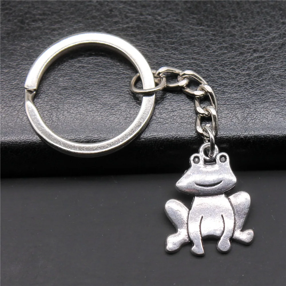 DIY Metal Keychain Holder Antique Silver Color 24x18mm Big Eyed Frog Pendant Keyring Souvenirs Gift