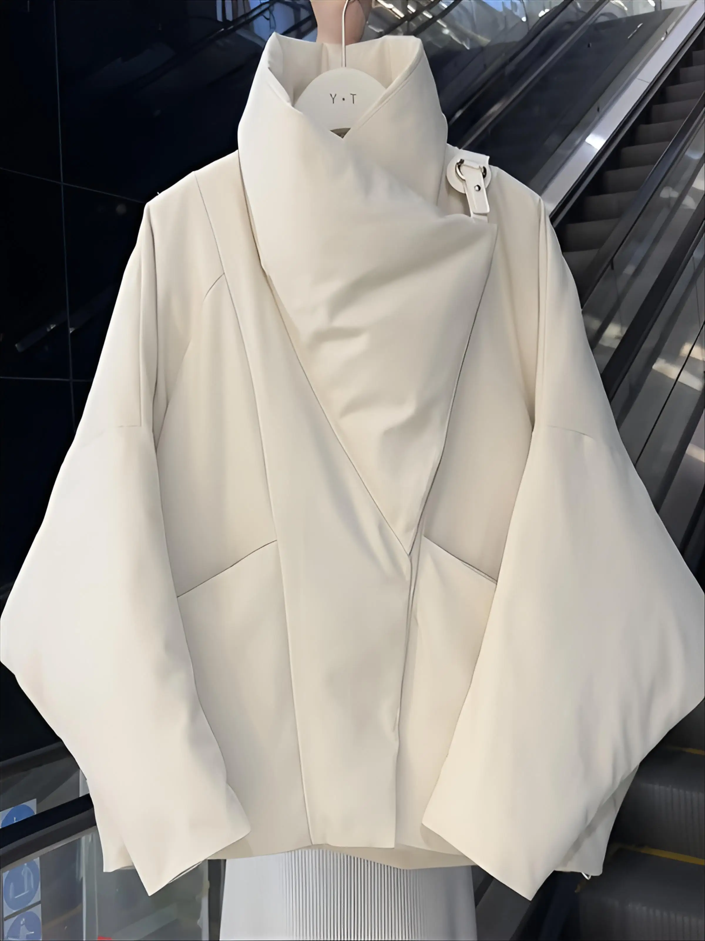 

Женские блестящие пуховики-парки: Удивительные, Загадочные, Запутанные, Потрясающие, Потрясающе-удивительные, Удивительно-загадочные, Удивительно-потрясающие,Удивительно-з